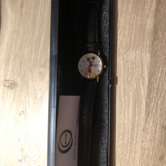 Vintage Disney Mickey Mouse Watch w/ case Japan Movement Leather Band MZ Berger - Picture 4 of 4
